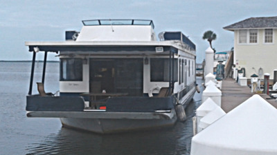 75 foot Lakeside Houseboat yacht delivery